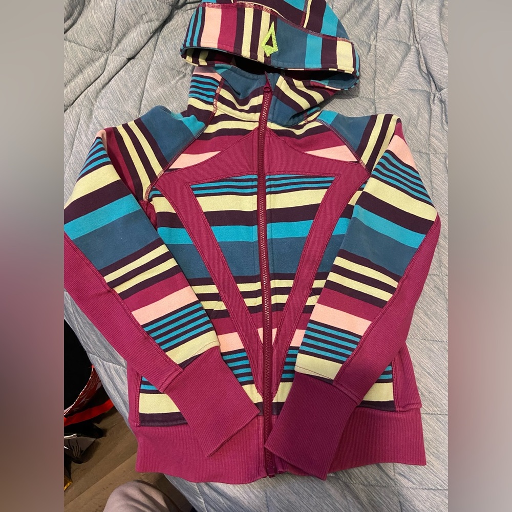 Ivivva sweater